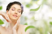 Những món mỹ phẩm tốn tiền vô dụng