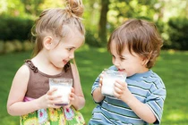 Cách dùng sữa tươi có lợi nhất cho sức khỏe của bé