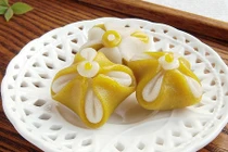 Khéo tay làm bánh nếp cá ngừ ngon tuyệt