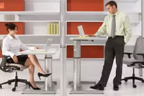 Đứng làm việc 1 giờ/ngày giảm nguy cơ mắc bệnh tim