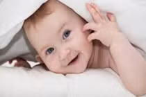 Phút ngộ nghĩnh khó cưỡng của bé yêu