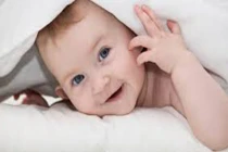 Phút ngộ nghĩnh khó cưỡng của bé yêu