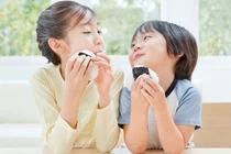 Những món ăn vặt siêu lợi cho sức khỏe của bé