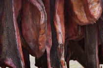 Cận cảnh quá trình chế biến món cá mập thối 