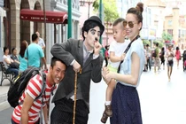 Xem cách nuôi dạy con của các bà mẹ sao Việt