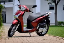 Bức xúc với Honda, khách hàng giữ SH125i lỗi để trưng bày