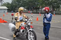 Xem CSGT Việt Nam học lái mô tô phân khối lớn
