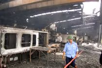 Công ty Điện lạnh Hòa Phát chìm trong biển lửa