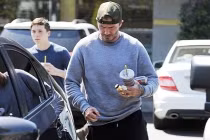 Ô tô của David Beckham giá bèo hơn đôi giầy