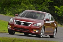 Nissan Sunny bị triệu hồi do lỗi túi khí