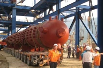 Siêu xe 158 bánh xuất hiện tại Việt Nam