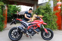 Soi mô tô 400 triệu đồng của Johnny Trí Nguyễn