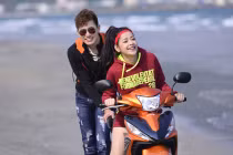 Hotgirl Chipu tình tứ với bạn trai bên Honda RSX FI