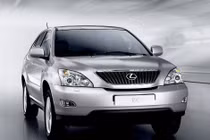 Hàng loạt Lexus, Camry bị bỏ rơi, vô chủ ở TP.HCM