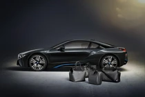 Louis Vuitton thiết kế phụ kiện đặc biệt cho BMW i8 