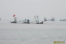 Tàu cá chìm trên biển, 10 ngư dân gặp nạn