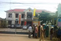 Huế: Phó chủ tịch xã treo cổ trong phòng làm việc