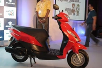 Ngắm xe ga Suzuki 14 triệu đồng chỉ ngốn 1,6lít xăng/100km