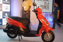 Ngắm xe ga Suzuki 14 triệu đồng chỉ ngốn 1,6lít xăng/100km