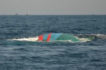 Chìm tàu trên vùng biển Kê Gà, 16 người mất tích