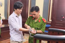 Kỹ sư chém vợ mang thai rơi con ra ngoài bị tâm thần?