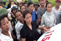 Trộm chó bị đánh chết: Dân vây thi thể để... đòi tiền