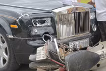 Những siêu xe hàng chục tỷ bị biến dạng ở Việt Nam