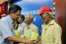 Truyền hình An Viên tặng 50.000 đầu thu cho hộ nghèo Hà Nội