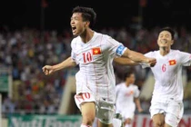 Tuổi Công Phượng: Đừng để tình yêu mù quáng lu mờ sự thật!