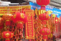 Phố Hàng Mã Hà Nội bung hàng đón Tết