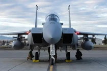 Lý do Mỹ tiếp tục nâng cấp loại tiêm kích 50 năm tuổi