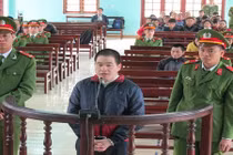 Trùm ma túy Tàng Keangnam “bật” lại tòa khi bị vặn hỏi