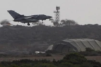 Chiến đấu cơ Anh “mất” tên lửa khi đi đánh IS