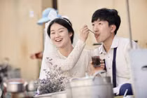 Cặp đôi Hàn Quốc chụp ảnh cưới bình dị ở Hội An