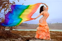 Vẻ nuột nà của cô giáo dạy múa bụng 9X