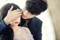 Trai đẹp như tranh quyết lấy búp bê làm vợ gây sốc 