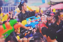 Gái xinh Thái Lan quậy tưng bừng tại Lễ hội té nước