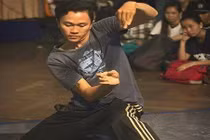 Sự thật về anh chàng bảo vệ đẹp trai, nhảy giỏi 