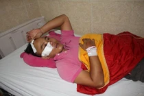 Dùng búa đập đầu tài xế, cướp xe ô tô