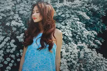 Nữ y tá tương lai xinh đẹp hút hồn nơi trời Tây