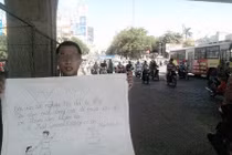 Ông bố 9X đứng đường xin việc từ góc nhìn giới trẻ