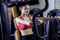 Tân Hoa khôi Ngoại thương học giỏi văn, mê catwalk