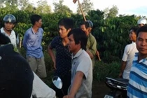 Con bị phạt quỳ, bố nổi điên cầm dao chém người