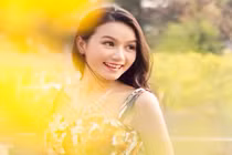 Nụ cười như mùa thu tỏa nắng của cô giáo hot girl