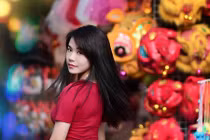 Hot girl Học viện Cảnh sát điệu đà trên phố Trung Thu