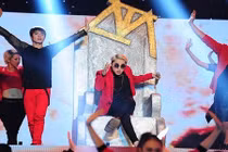 Nghe fan yêu, ghét Sơn Tùng MTP cãi nhau bằng rap