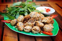 10 quán ốc Sài Gòn chờ mỏi chân mới có chỗ ngồi