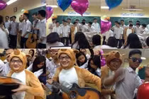 Màn chúc mừng 20/10 như tỏ tình của "lớp nhà người ta"