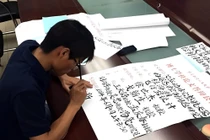 Chàng trai chăn bò trở thành phó Giáo sư, thoả ước mơ bay trên trời 