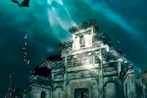 Choáng ngợp thành phố cổ 1.300 năm nguyên vẹn dưới đáy hồ